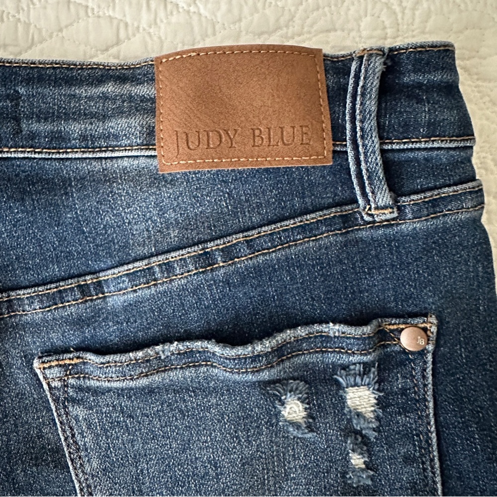 Judy Blue Tummy Control High Waist Vintage Wash Cuffed Shorts Denim Women’s XL - Picture 9 of 13